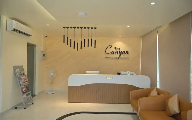 StayGuru The Canyon Inn