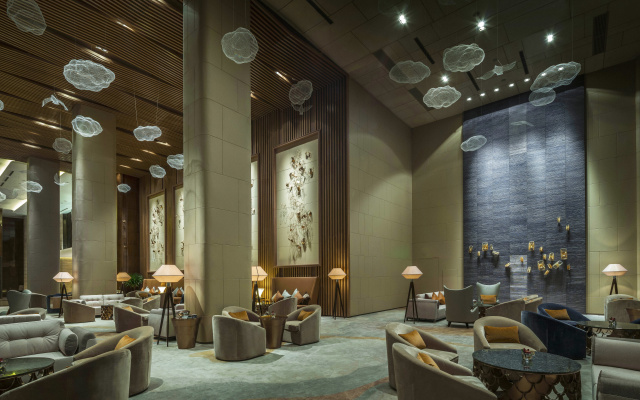 HUALUXE Hotels & Resorts Yangjiang City Center by IHG