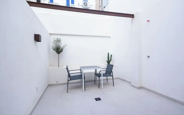 Yard Patraix by Concept