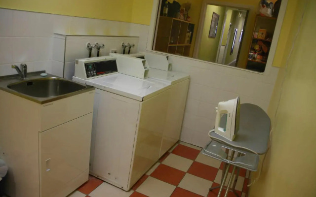 Silverfern Backpackers