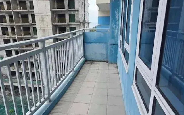 Studio Unit With Seaview & Balcony