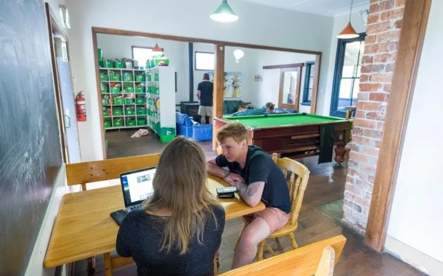 Dunsborough Beachouse YHA Backpackers