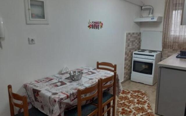 kosta's apartment 2