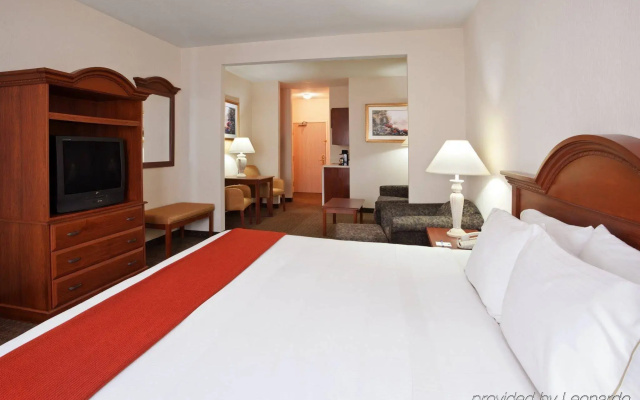 Holiday Inn Express & Suites Marion by IHG