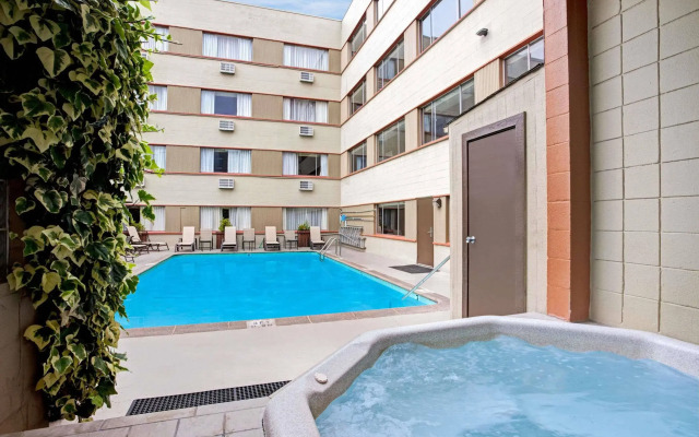 Travelodge by Wyndham Seattle By The Space Needle