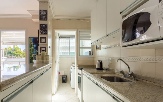 Spacious Apartment With Pool in Jurere Chr025