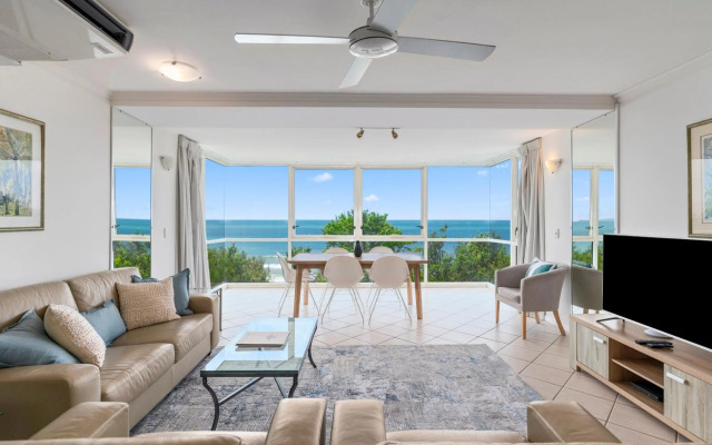 84 The Spit Holiday Apartments