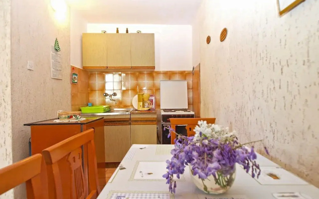 Apartment 950