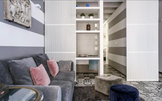 Navona Hi-Tech Apartment