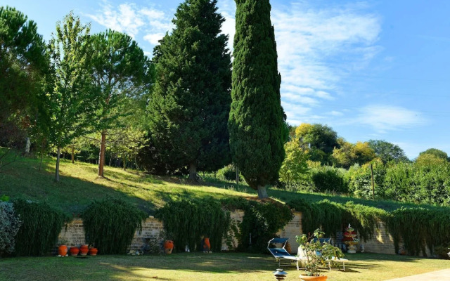 Elegant Villa in Montecosaro Italy with Hot Tub