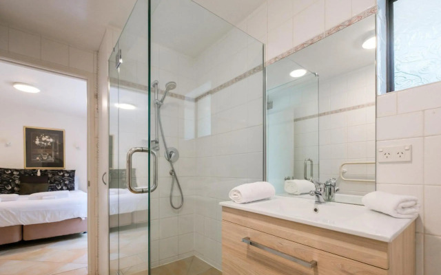 Onetangi Beach Apartments