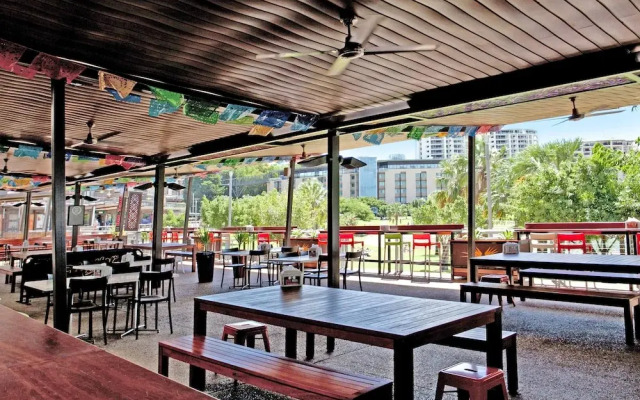 Saltwater Suites - 1, 2 & 3 Bed Waterfront Apartments
