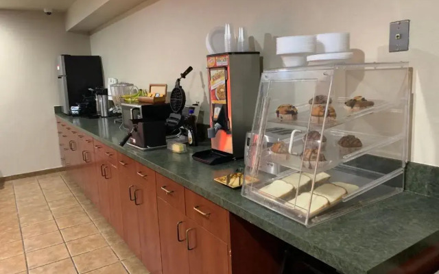 Toppenish Inn and Suites