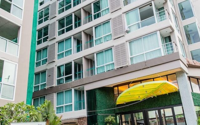 OYO 143 Dday Resotel Pattaya Hotel