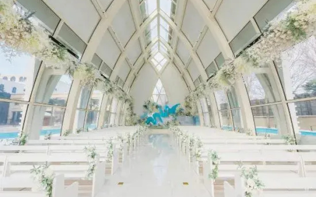 Harbin time coast hot springs business hotel
