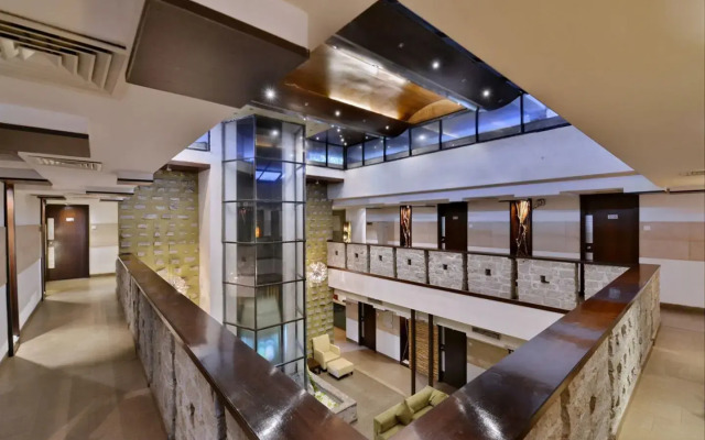 17 Degrees Hotel