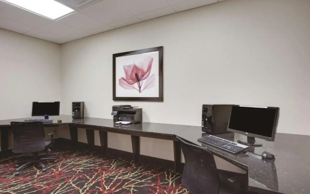Comfort Inn & Suites Verona at Turning Stone Resort Casino