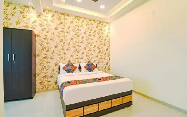Fabhotel The Golden Leaf