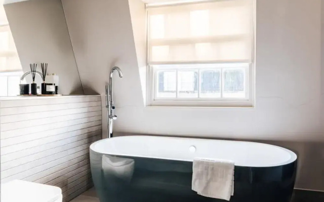 Modern Central Bath Apartment