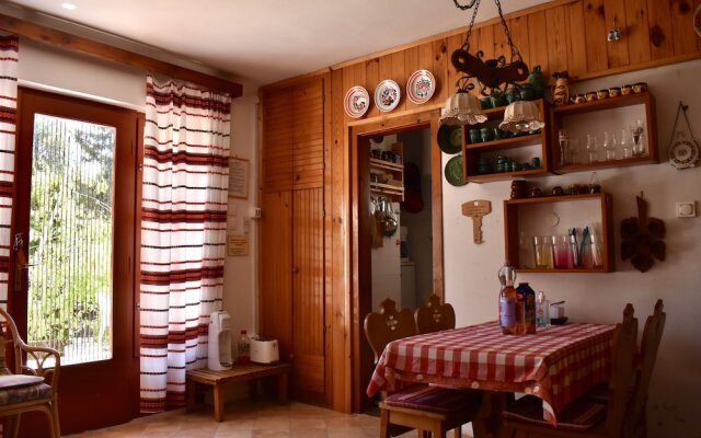 Cozy Family Cottage at the Lake Balaton