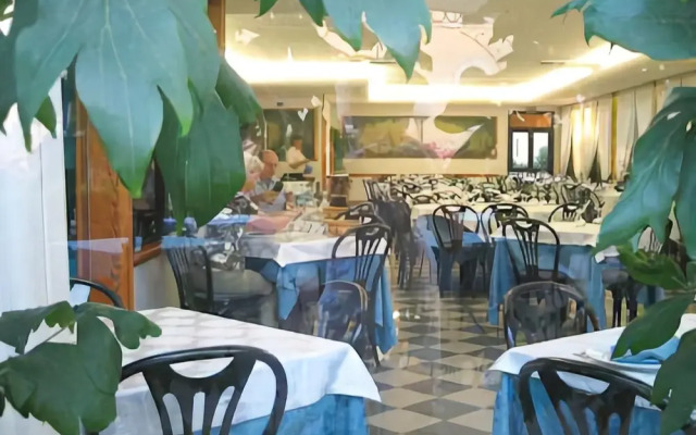 Ai Platani Hotel Moderno