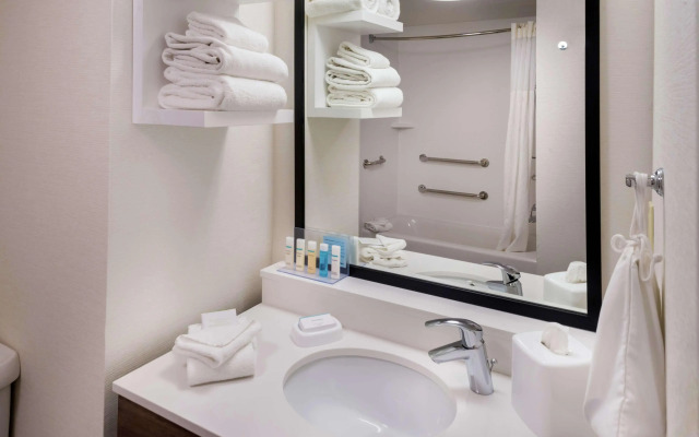 Hampton Inn & Suites Carson City