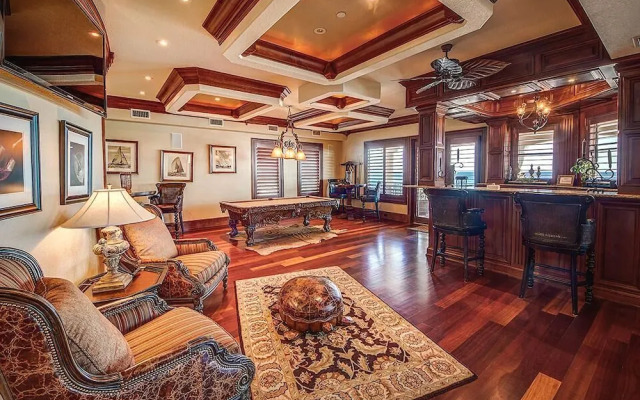 Palazzo Del Mar by RedAwning