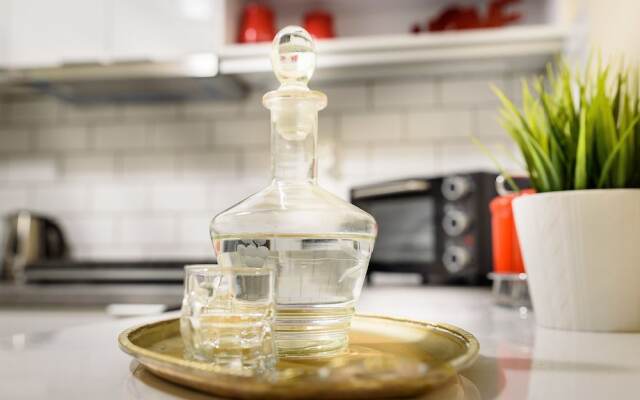 Heart of Old Town Cozy Home - Yard & Parking