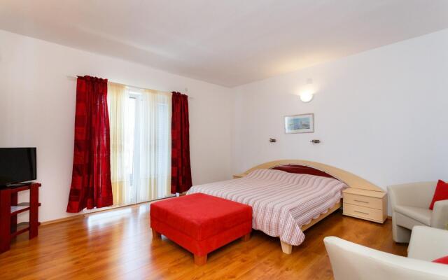 Juri - A2(2+2) in Vrbnik