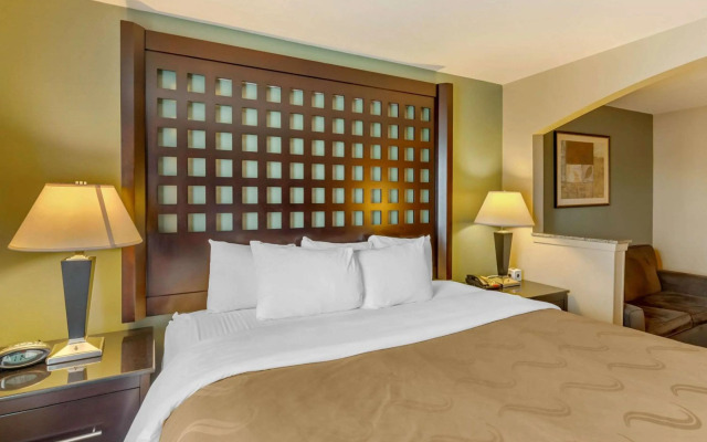 Quality Suites Sherman