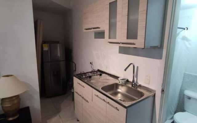 MR1-1G APARTAMENTO BASICO CERCA AL MAR CON AIRE ACONDICIONADO Y WIFi PARA 4 PERSONAS