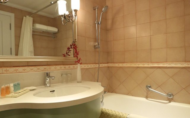 Апартотель Green Court Residence City Center Shanghai