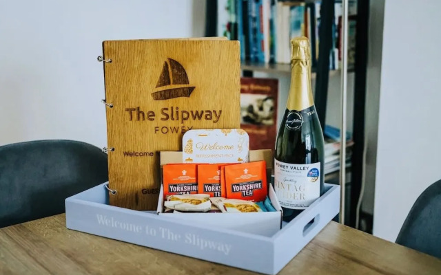 The Slipway Fowey Harbour, Parking 1 Min & Garden