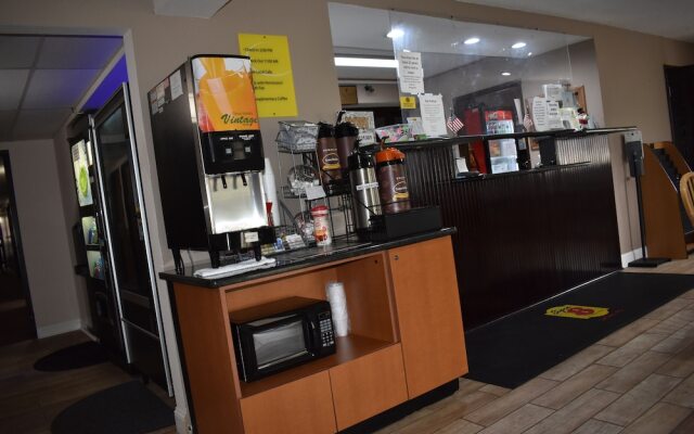 Super 8 La Vale / Cumberland