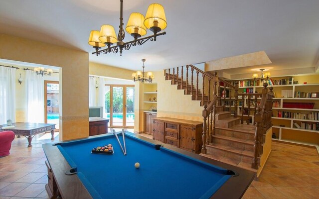 Villa - 4 Bedrooms with Pool and WiFi - 106398