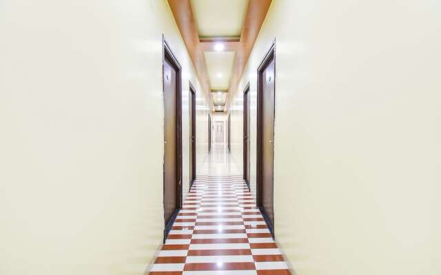 FabHotel Royal Empire