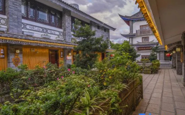 Floral Hotel Dali Honglongjing Junrui
