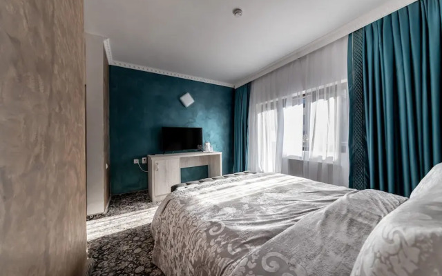 Suru Hotel & Restaurant