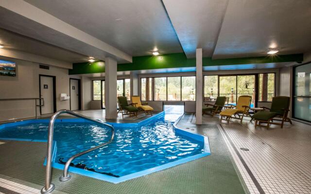 The Pine Lodge on Whitefish River
