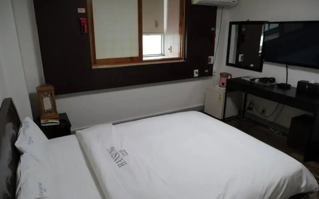 Jeonju Hansung Tourist Hotel
