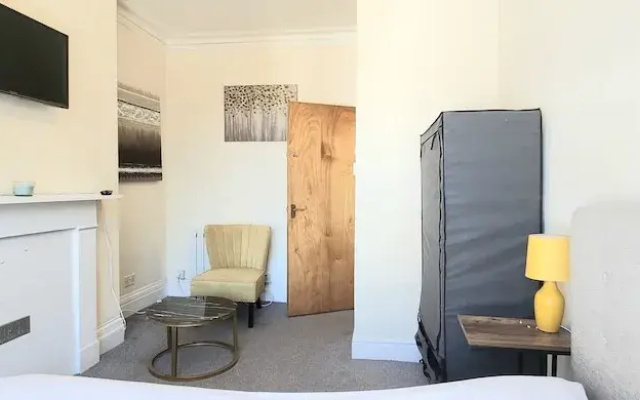 Ashford Cozy Apartment in Town Centre