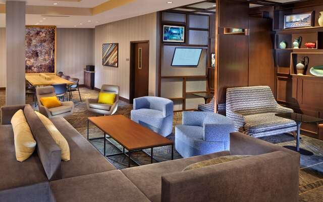 Hyatt Place Chapel Hill / Southern Village