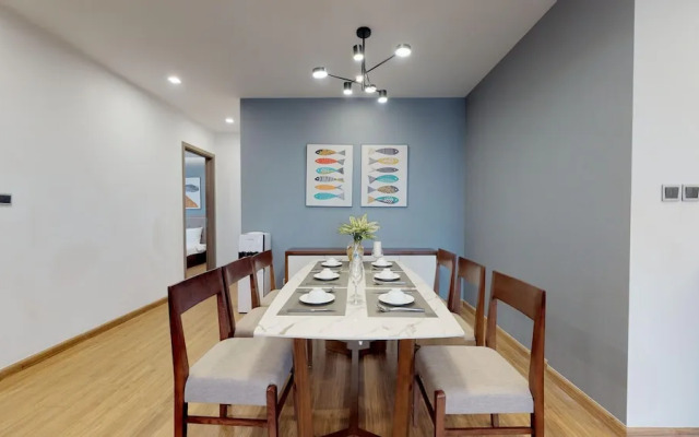 Luxury Apartment in Vinhomes Metropolis