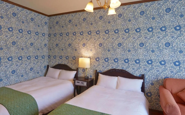 Old England Dogo Yamanote Hotel