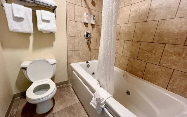 Beartooth Hideaway Inn and Cabins