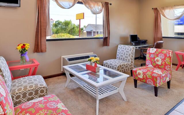 Days Inn & Suites by Wyndham Byram
