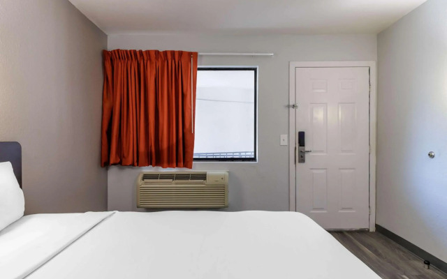 Motel 6 Elizabethtown, KY