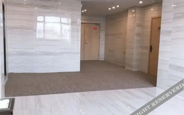 Starway Hotel (Baoding Wanbo Square)