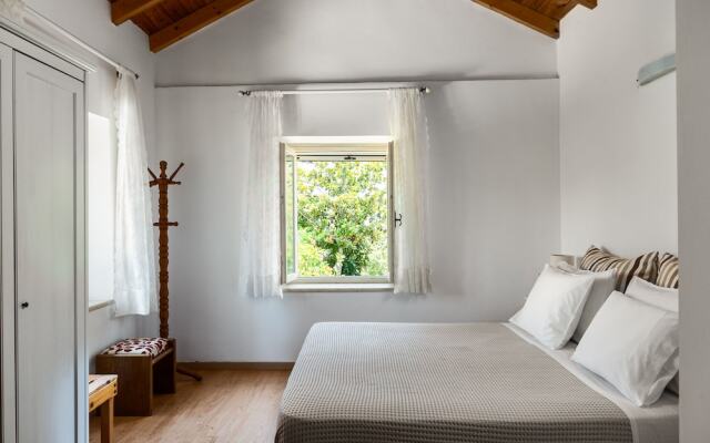Traditional Rustic Maisonette By Konnect