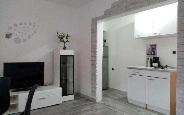 Apartments with a parking space Senj - 18884